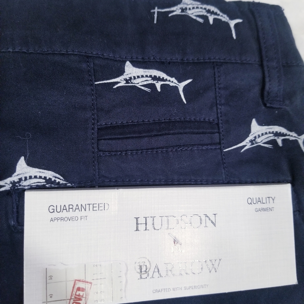 Hudson & Barrow navy blue fish print shorts. 34 - Picture 8 of 14